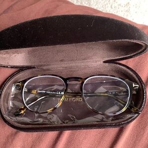 New Tom Ford men eyeglasses. Great condition never worn.
